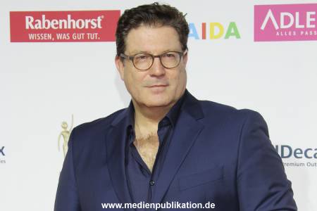Goldene Bild der Frau 21102017 446