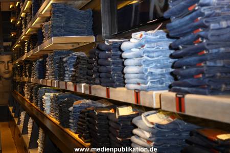 G Store Opening 10042013 158