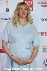 GoldeneBildDerFrau 20112024 420