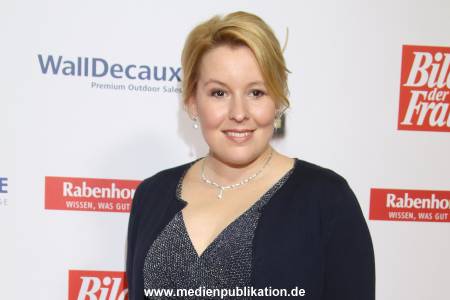 Goldene Bild der Frau 07112018 430