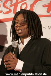 Whoopi 04122009 009