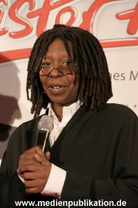 Whoopi 04122009 010