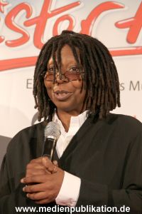 Whoopi 04122009 015