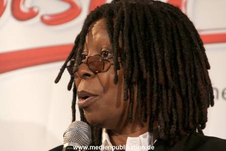 Whoopi 04122009 019