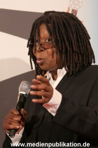 Whoopi 04122009 023