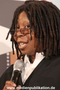 Whoopi 04122009 027