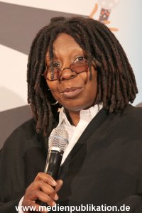 Whoopi 04122009 029