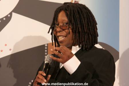 Whoopi 04122009 034