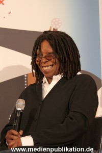 Whoopi 04122009 035