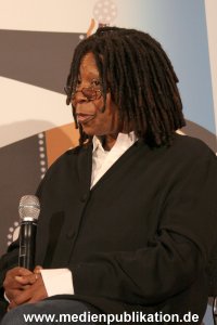 Whoopi 04122009 036