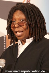 Whoopi 04122009 041