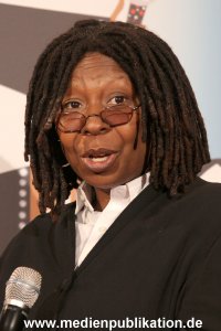 Whoopi 04122009 044