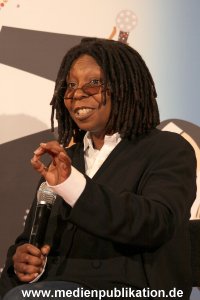 Whoopi 04122009 045