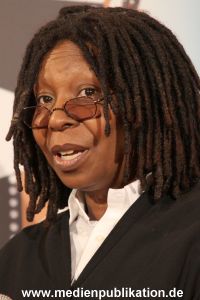 Whoopi 04122009 047