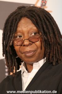 Whoopi 04122009 048