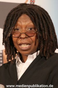 Whoopi 04122009 050
