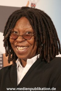 Whoopi 04122009 052