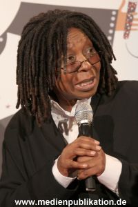Whoopi 04122009 056