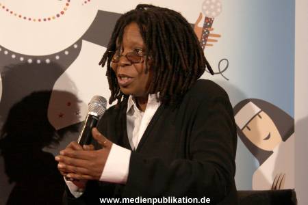 Whoopi 04122009 062