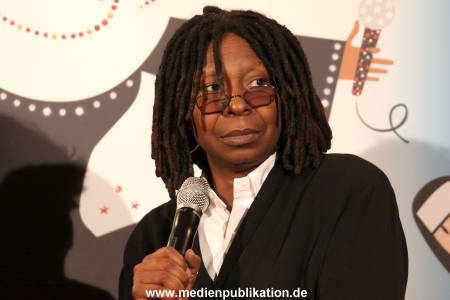 Whoopi 04122009 067