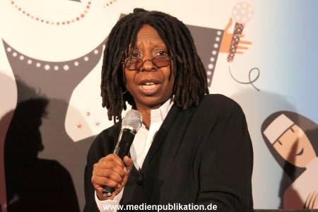 Whoopi 04122009 069