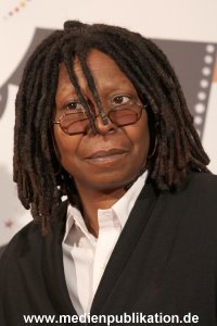 Whoopi 04122009 071