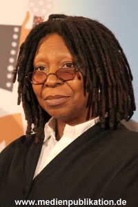 Whoopi 04122009 091