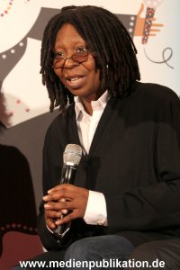 Whoopi 04122009 093