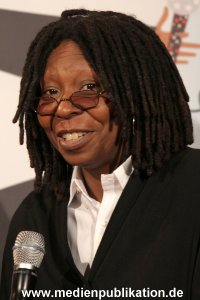 Whoopi 04122009 094