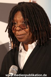 Whoopi 04122009 096