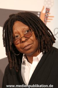 Whoopi 04122009 103