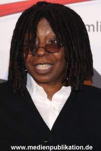 Whoopi 04122009 135