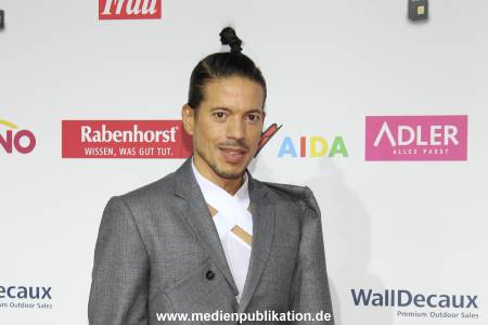 Goldene Bild der Frau 21102017 493