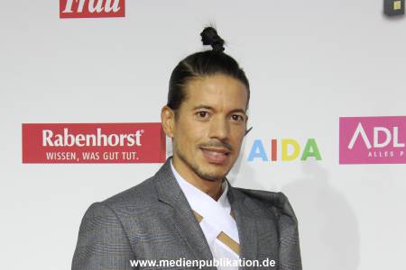 Goldene Bild der Frau 21102017 495