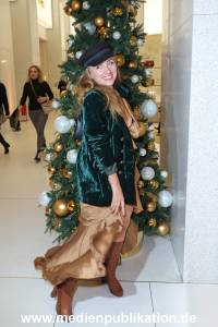 GalaChristmasShopping 11112021 286