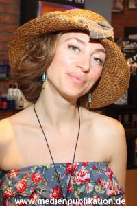 Kiehls Opening 18062011 200