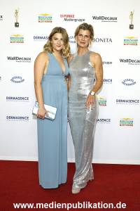 GoldeneBildDerFrau 11102023 100
