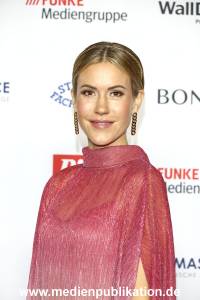 GoldeneBildDerFrau 11102023 075