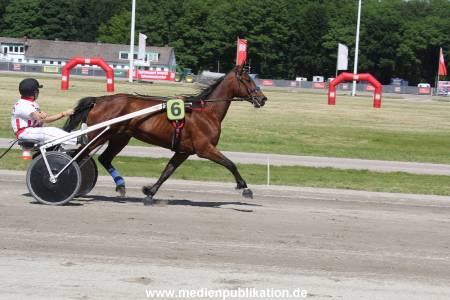 Bild Promirenntag 09062013 528
