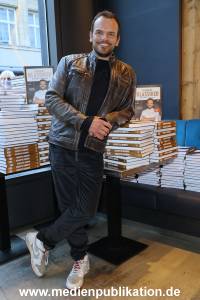 HensslerAutogramm 04112023 078
