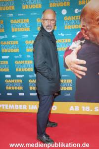 Ganzer halber Bruder 17092025 115