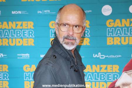 Ganzer halber Bruder 17092025 118