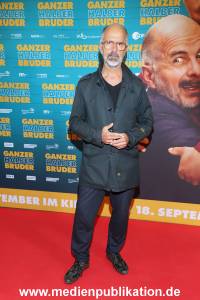 Ganzer halber Bruder 17092025 121