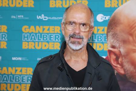 Ganzer halber Bruder 17092025 130