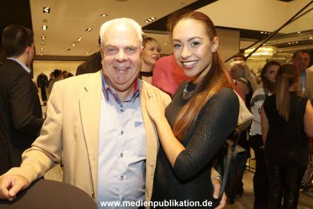 Blauer Ball Netzwerk 10102016 081
