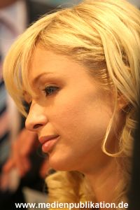 Paris Hilton Douglas 19052005 040