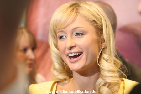 Paris Hilton Douglas 19052005 044