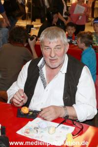 Hoenig AEZ Charity 083