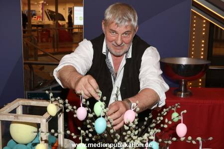 Hoenig AEZ Charity 154