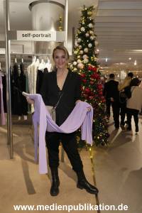 AlsterhausChristmasShopping 07112024 549